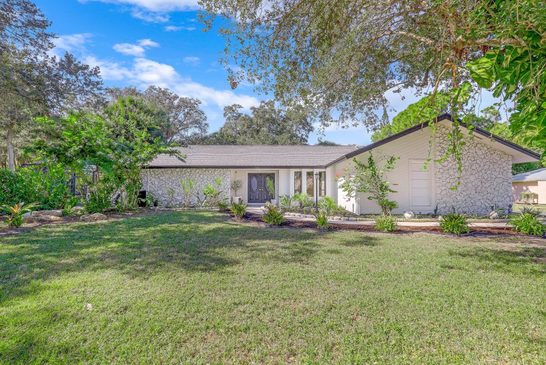 155 Old Tamiami Trail, Naples, FL 34110