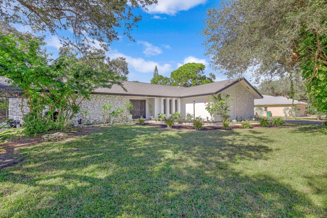 155 Old Tamiami Trail, Naples, FL 34110