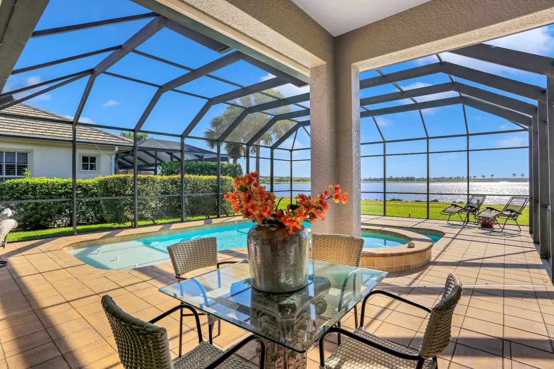 8761 Hideaway Harbor Ct, Naples, FL 34120