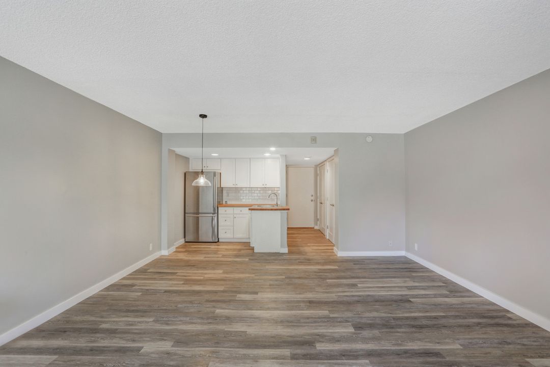 1 Bluebill Ave #104, Naples, FL 34108