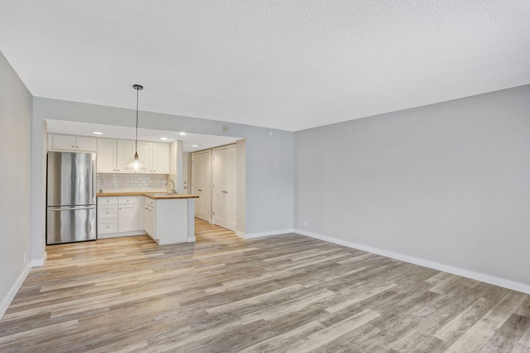 1 Bluebill Ave #104, Naples, FL 34108