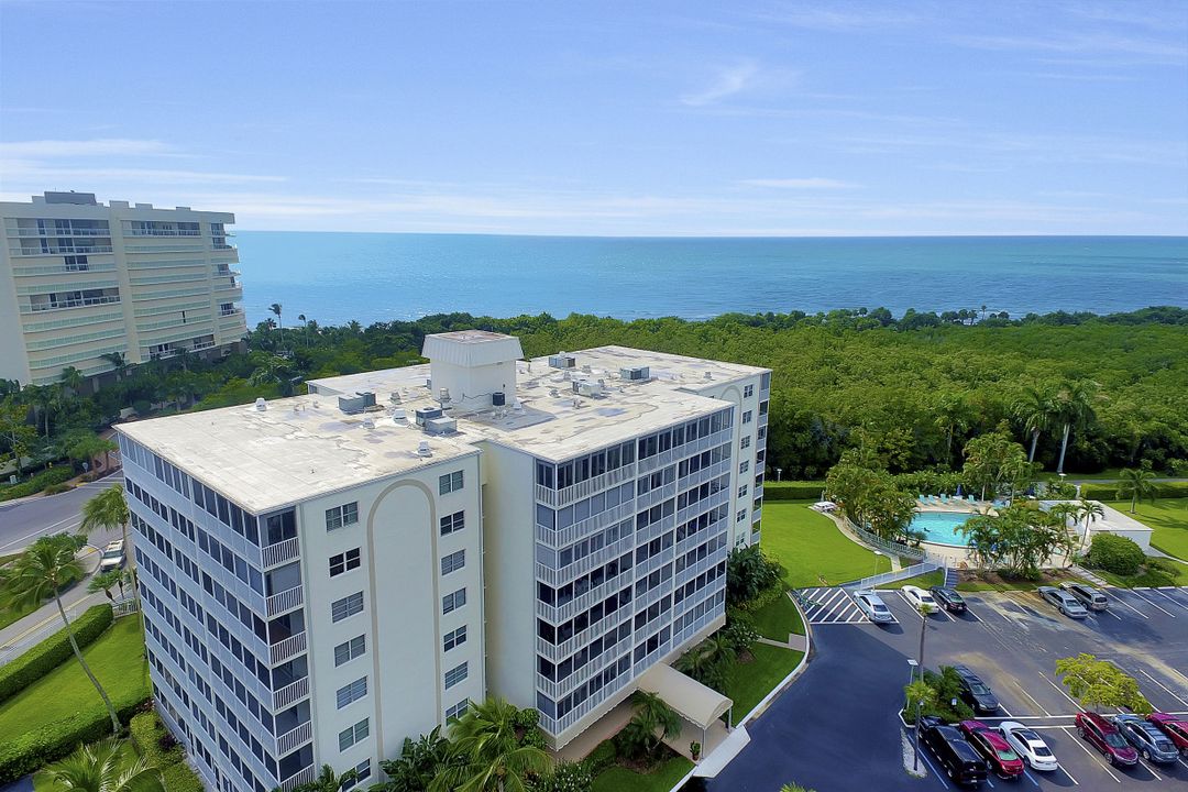 1 Bluebill Ave #104, Naples, FL 34108