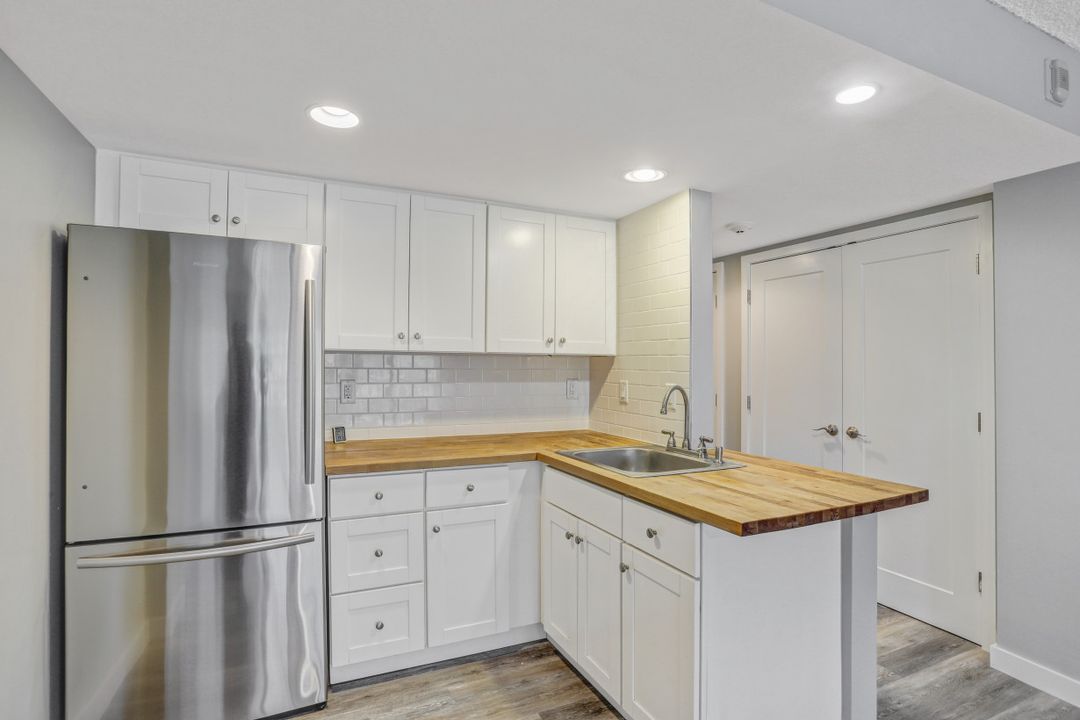 1 Bluebill Ave #104, Naples, FL 34108