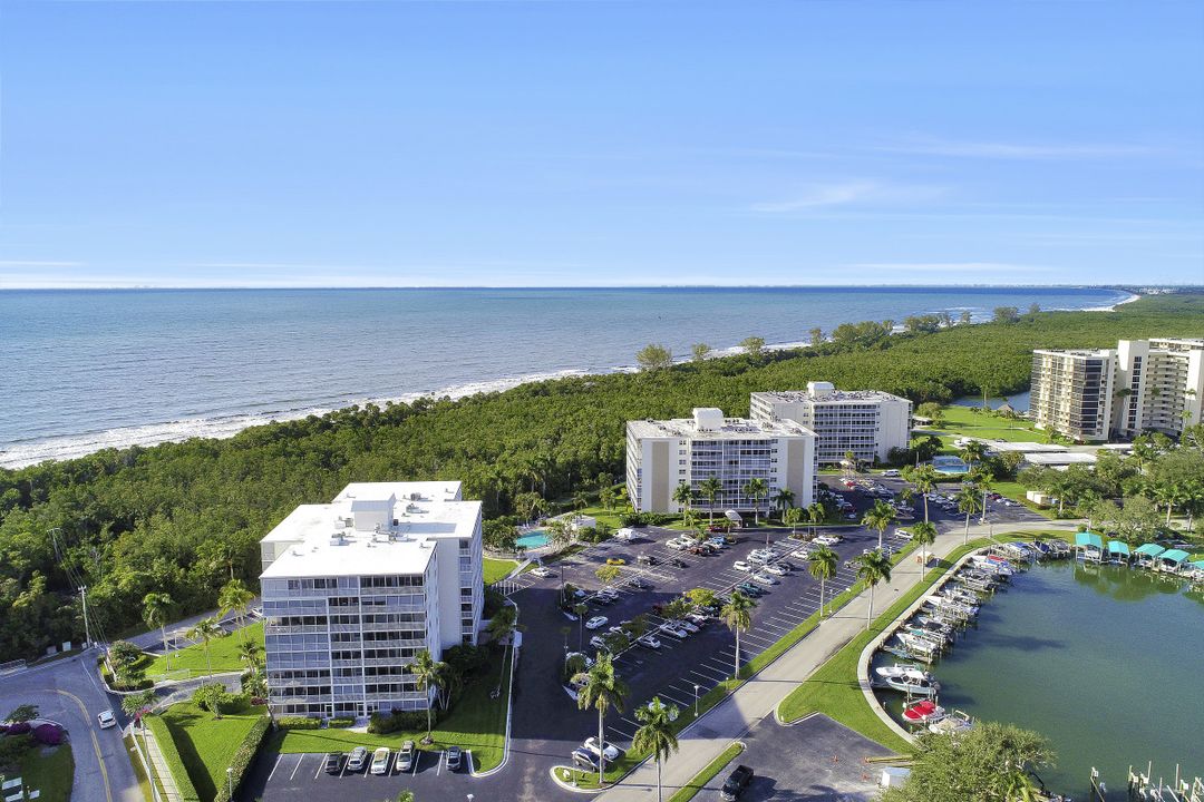 1 Bluebill Ave #104, Naples, FL 34108