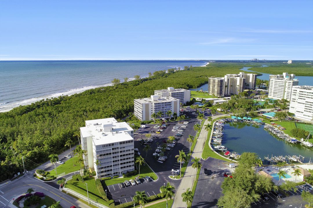 1 Bluebill Ave #104, Naples, FL 34108