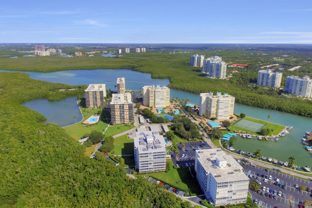 1 Bluebill Ave #104, Naples, FL 34108