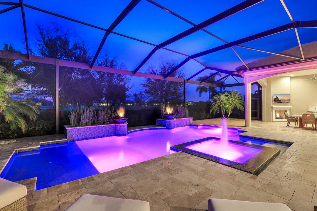 9067 Sorreno Ct, Naples, FL 34114