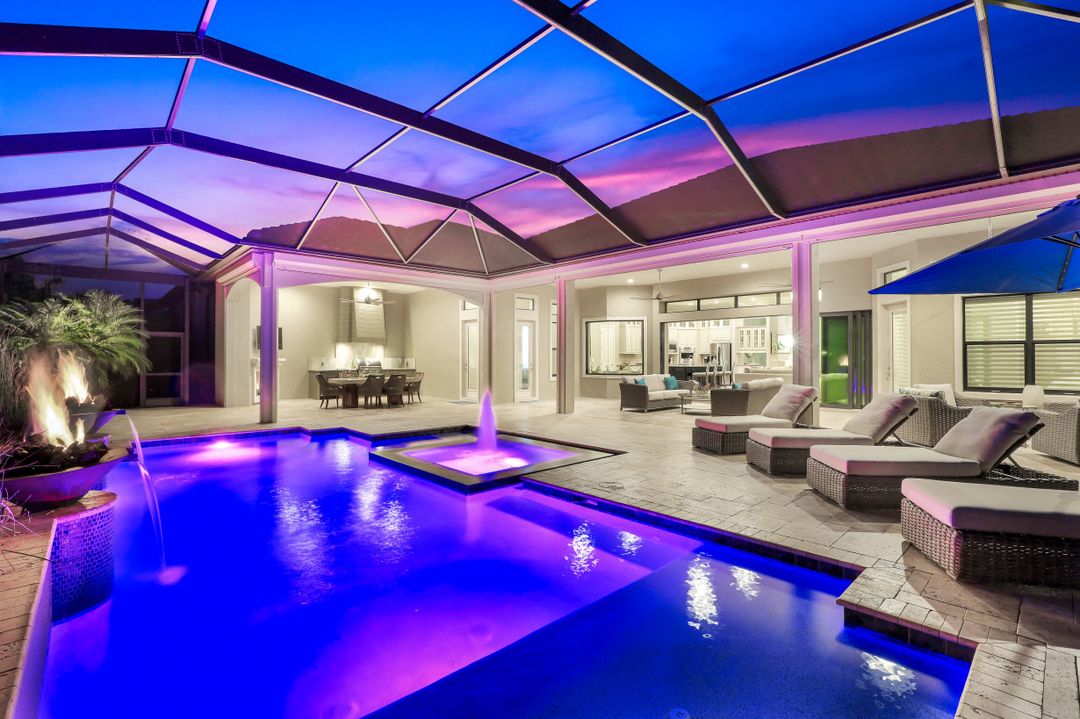 9067 Sorreno Ct, Naples, FL 34114