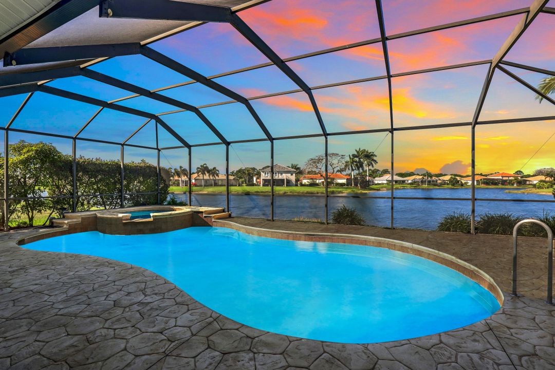 11043 Lakeland Cir, Fort Myers, FL 33913