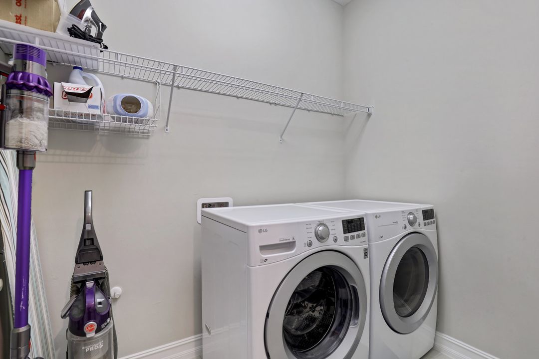 16427 Barclay Ct, Naples, FL 34110