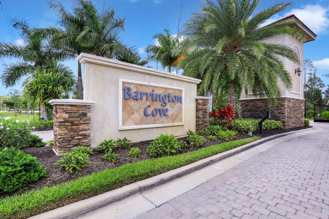 16427 Barclay Ct, Naples, FL 34110