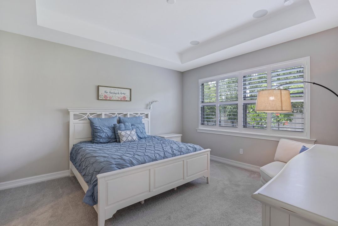 16427 Barclay Ct, Naples, FL 34110