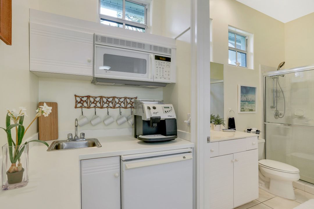 3284 Lookout Ln, Naples, FL 34112