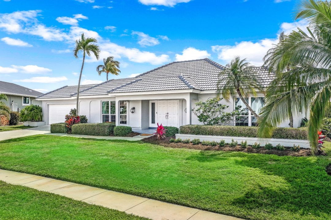 166 Hollyhock Ct, Marco Island, FL 34145