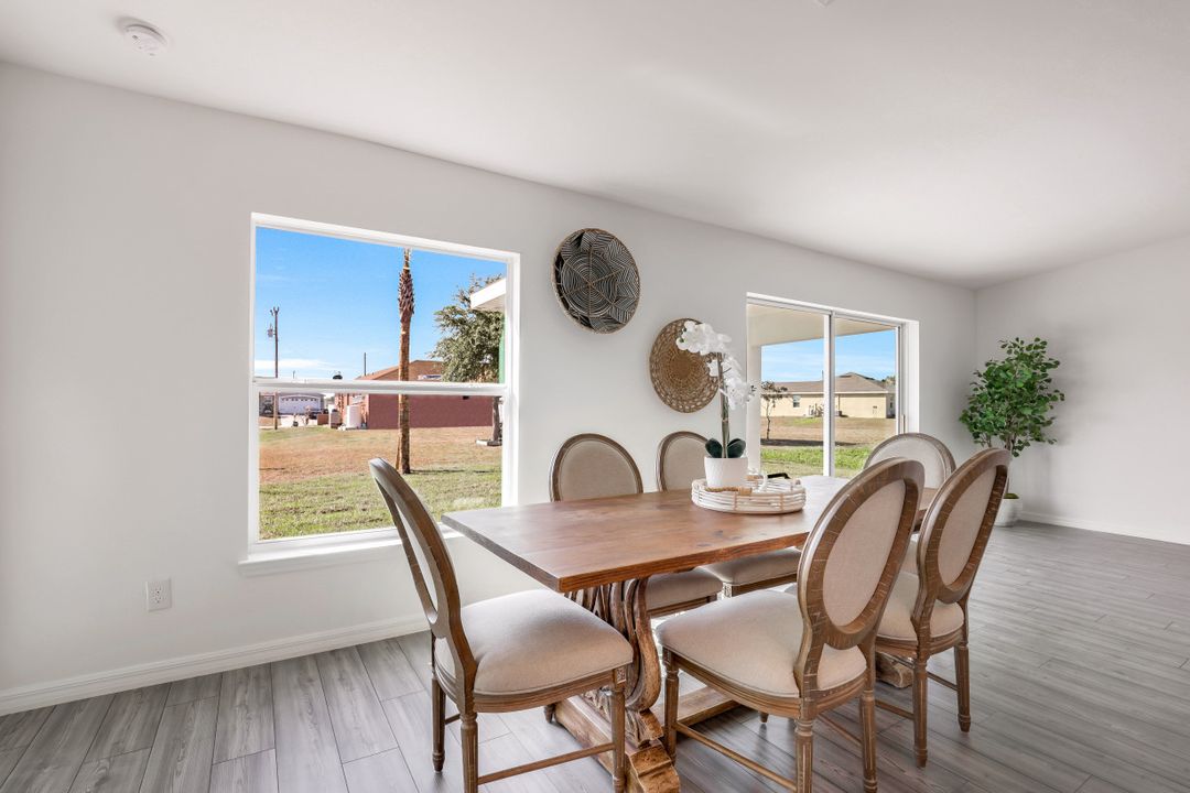 208 NW 28th Terrace, Cape Coral, FL 33993