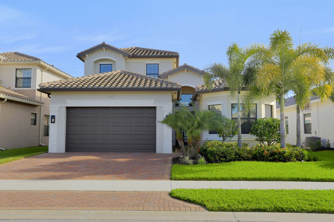 4174 Aspen Chase Dr, Naples, FL 34119