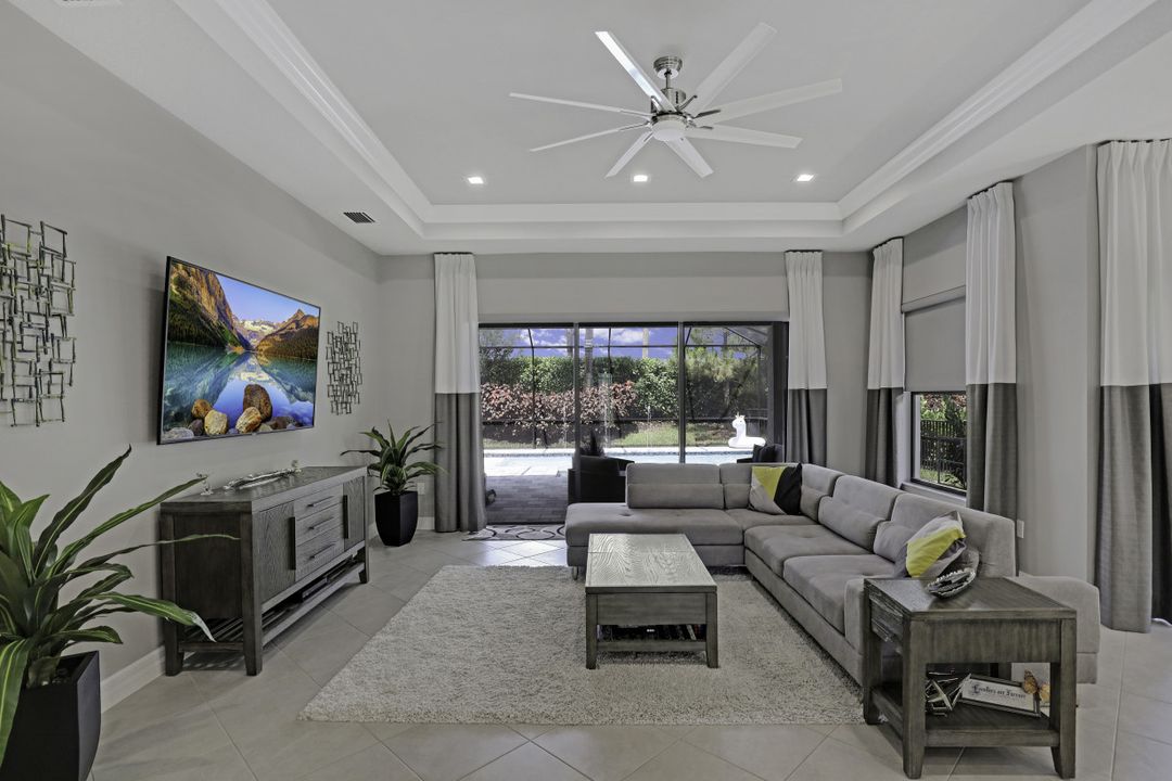 4174 Aspen Chase Dr, Naples, FL 34119