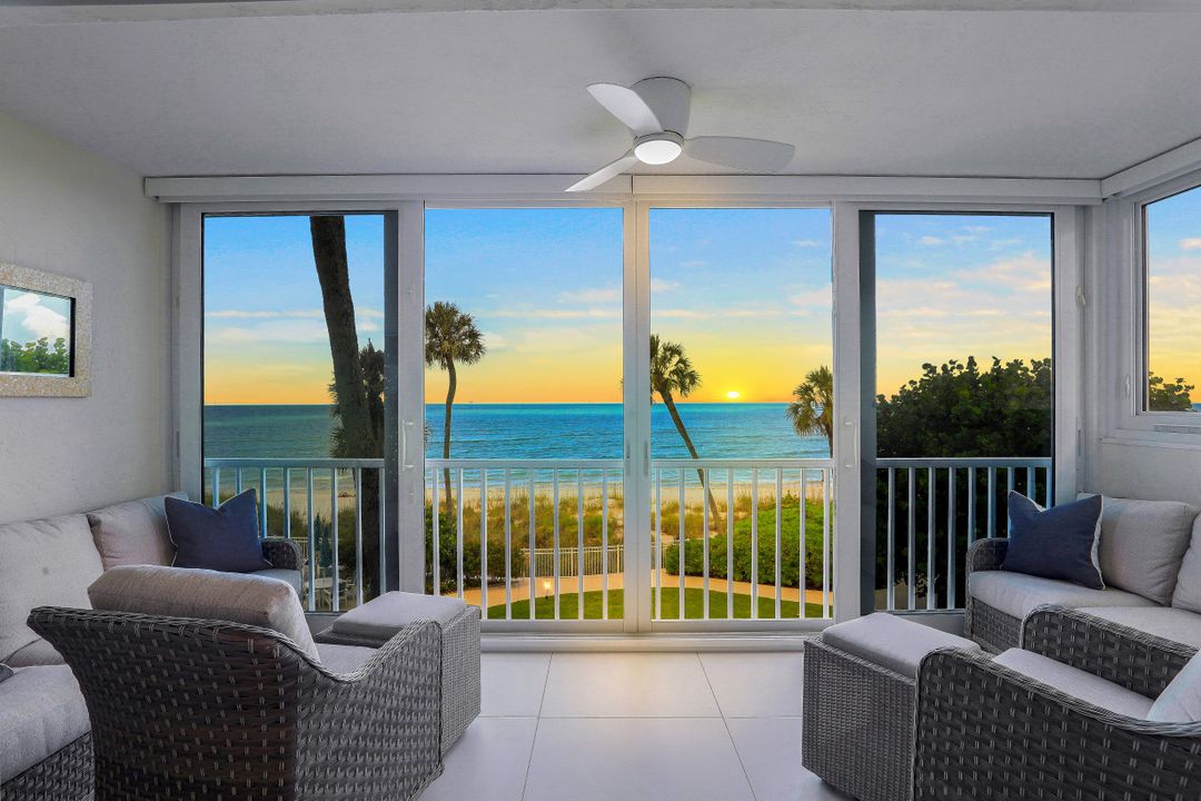 2885 Gulf Shore Blvd N #201, Naples, FL 34103