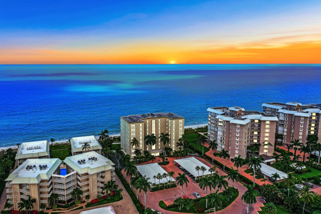 2885 Gulf Shore Blvd N #201, Naples, FL 34103