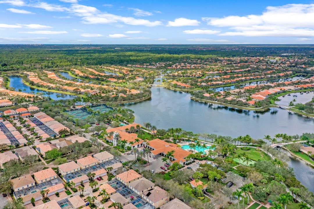 5272 Hawkesbury Way, Naples, FL 34119