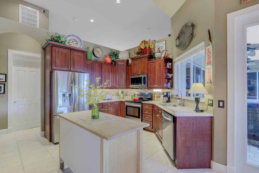 229 NW 39th Ave, Cape Coral, FL 33993