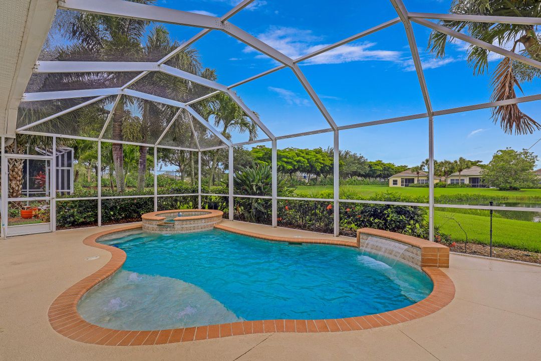2432 Woodbourne Pl, Cape Coral, FL 33991