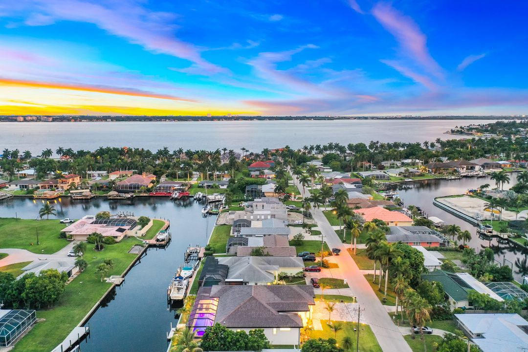 5333 Bayshore Ave, Cape Coral, FL 33904