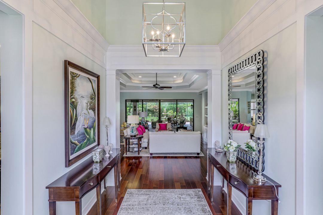 3987 Bering Ct, Naples, FL 34119