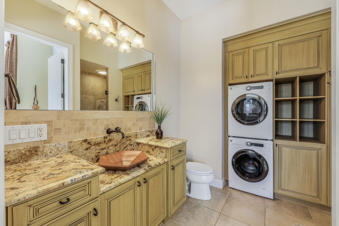 3828 Surfside Blvd, Cape Coral, FL 33914