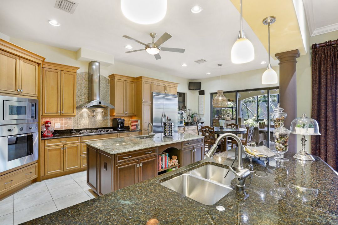 3828 Surfside Blvd, Cape Coral, FL 33914