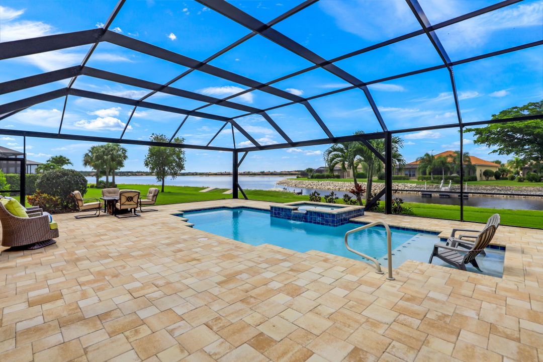 9091 Graphite Cir, Naples, FL 34120