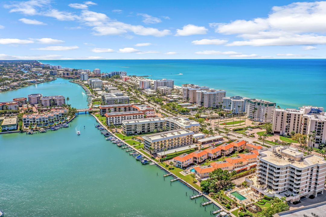 3070 Gulf Shore Blvd N #209, Naples, FL 34103