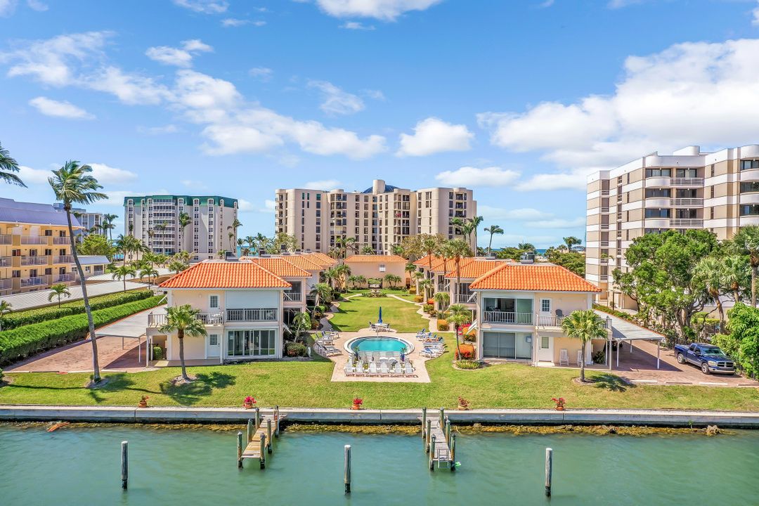 3070 Gulf Shore Blvd N #209, Naples, FL 34103