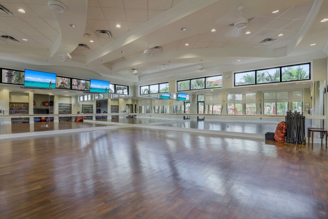 28081 Foxrock Ct, Bonita Springs, FL 34135