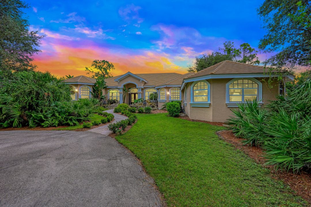 6881 Bottlebrush Ln, Naples, FL 34109
