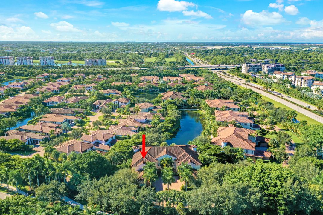 2325 Residence Cir #201, Naples, FL 34105