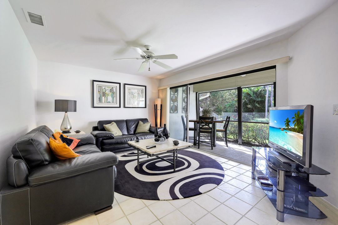 2128 Buckingham Ln, Naples, FL 34112