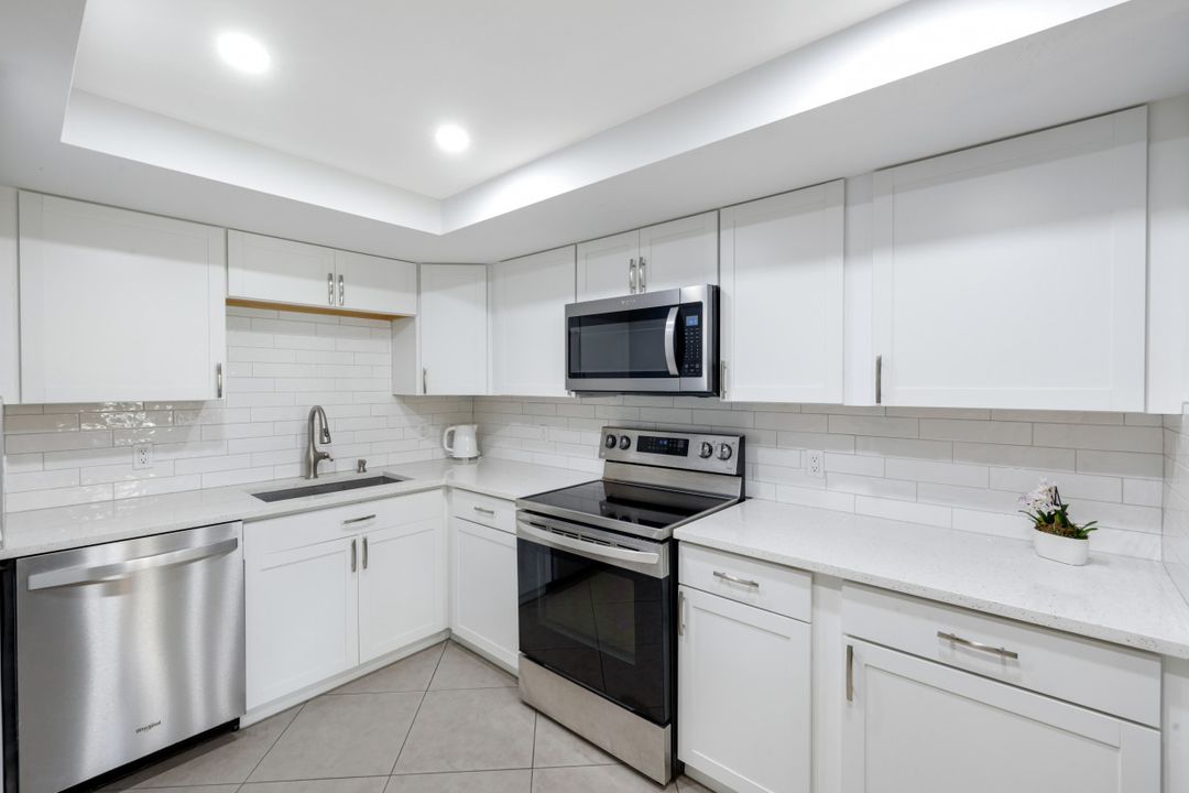 5954 Pelican Bay Blvd #222, Naples, FL 34108