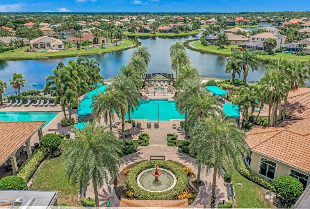 1671 Triangle Palm Terrace, Naples, FL 34119