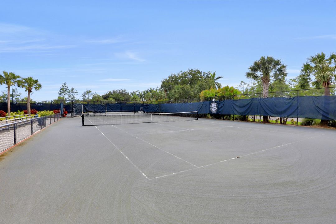 4864 Hampshire Ct #303, Naples, FL 34112