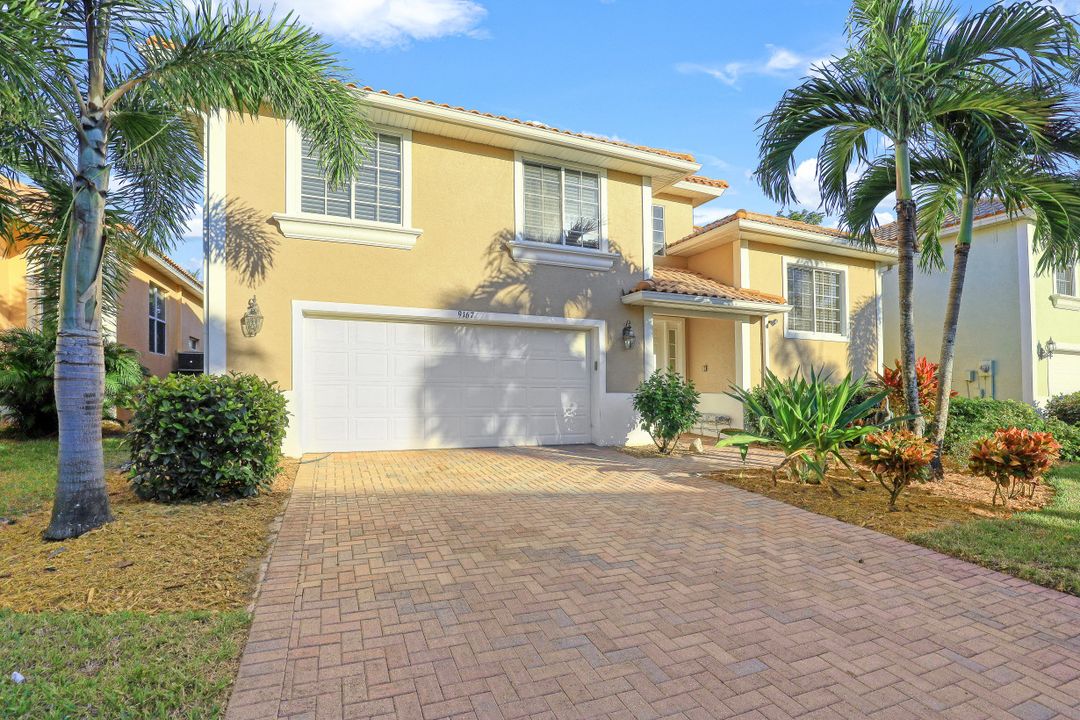 9167 Brendan Preserve Ct, Bonita Springs, FL 34135