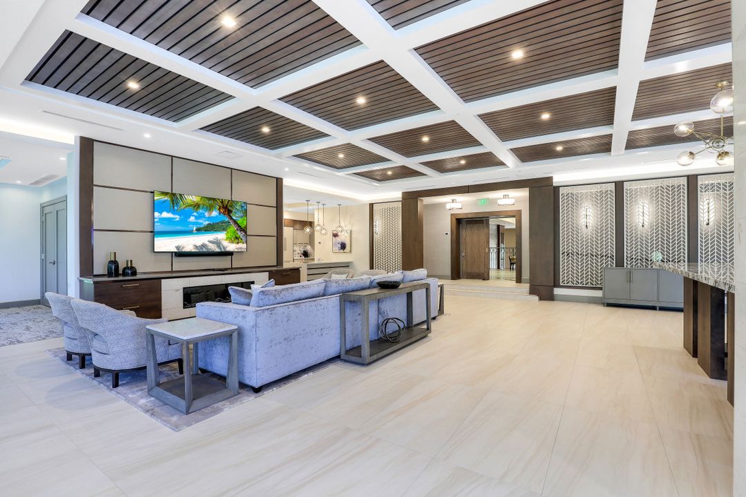 6585 Nicholas Blvd #1103, Naples, FL 34108