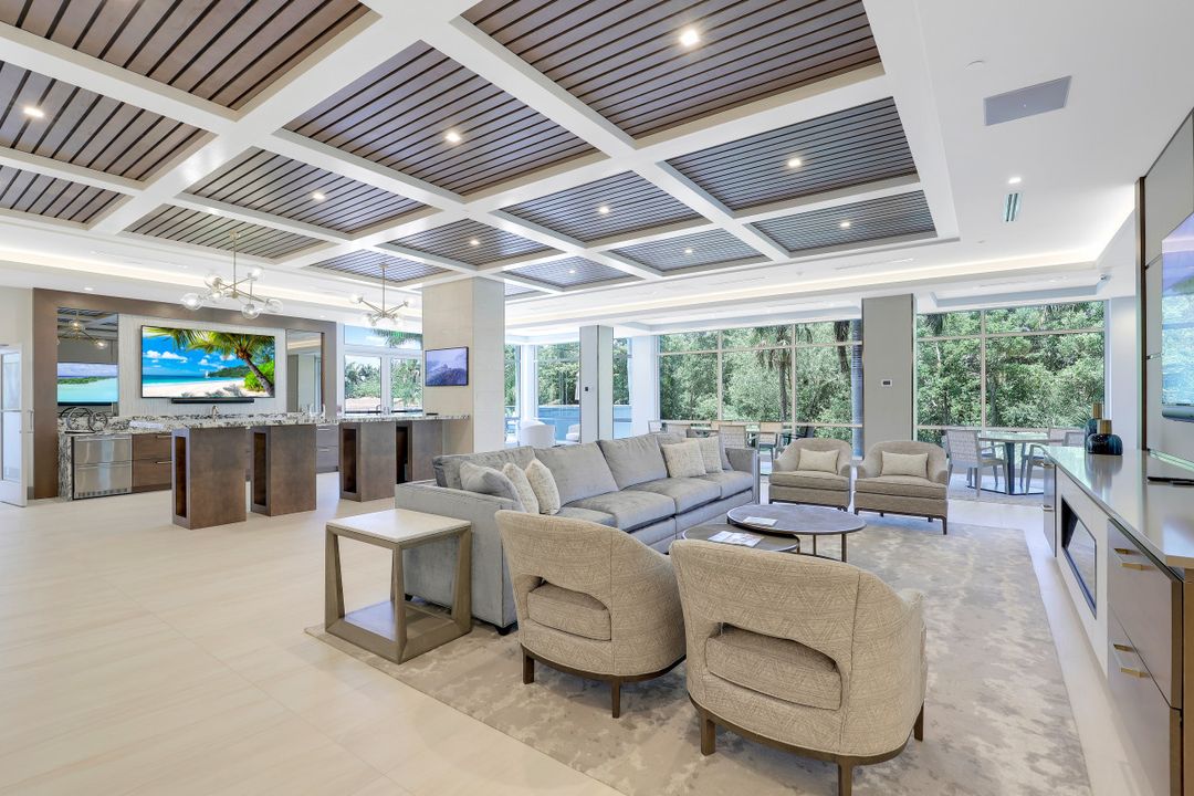 6585 Nicholas Blvd #1103, Naples, FL 34108