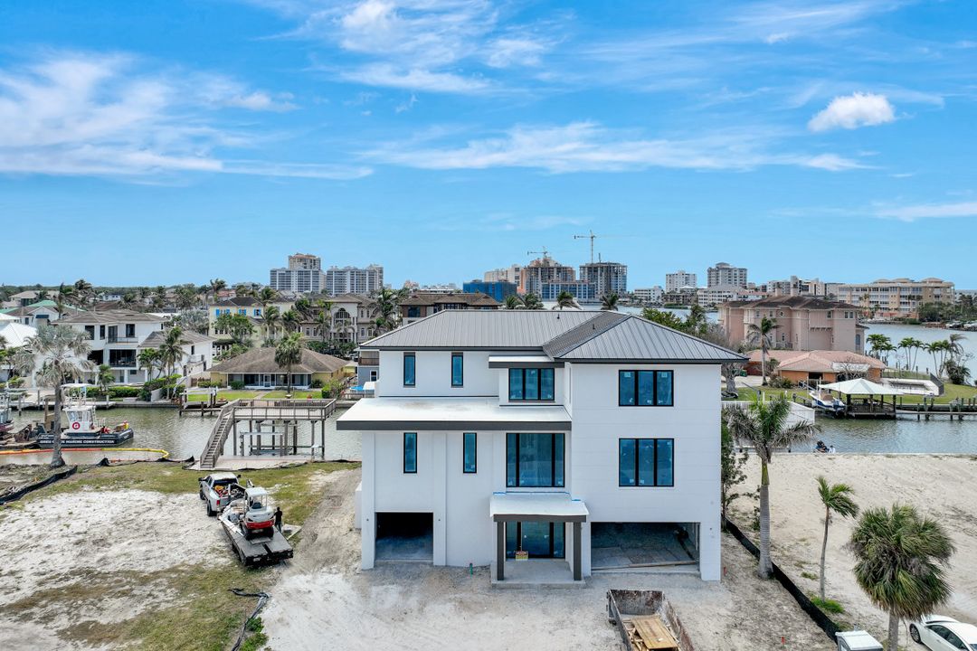 256 Tradewinds Ave, Naples, FL 34108