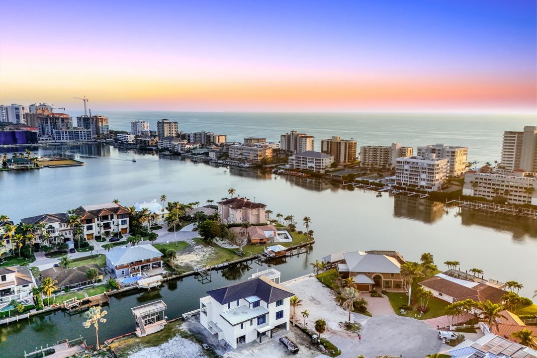 256 Tradewinds Ave, Naples, FL 34108