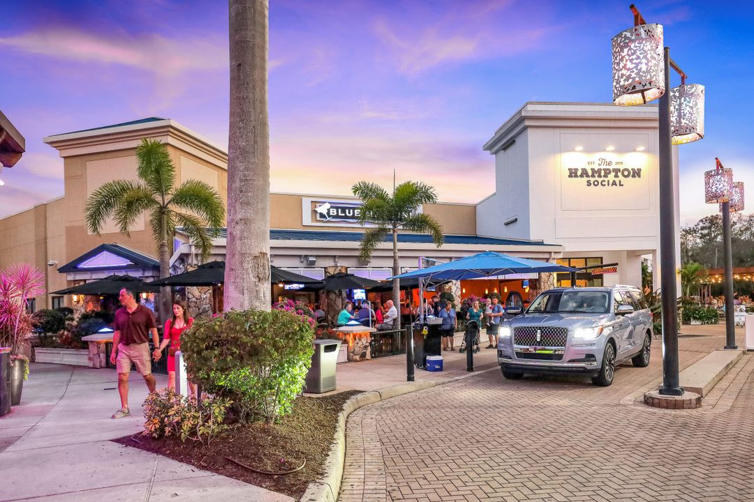 256 Tradewinds Ave, Naples, FL 34108