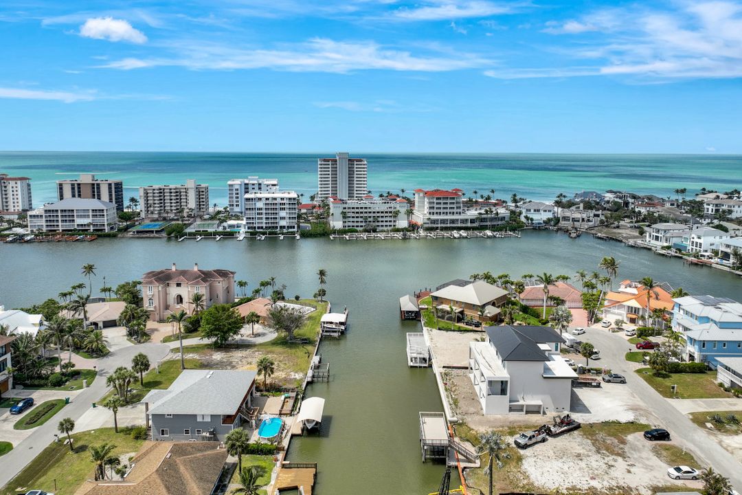 256 Tradewinds Ave, Naples, FL 34108