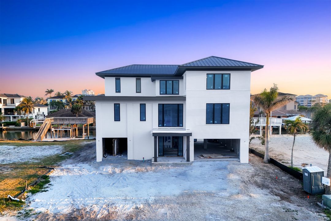 256 Tradewinds Ave, Naples, FL 34108