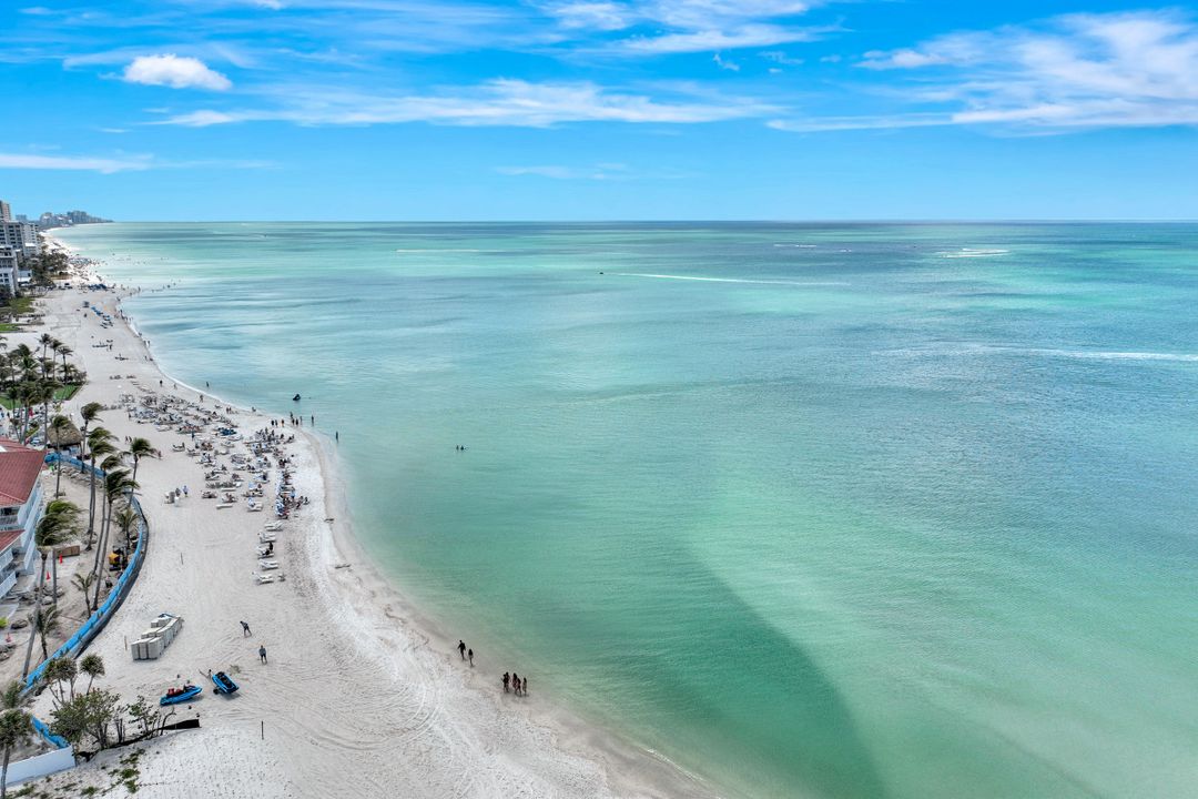 256 Tradewinds Ave, Naples, FL 34108