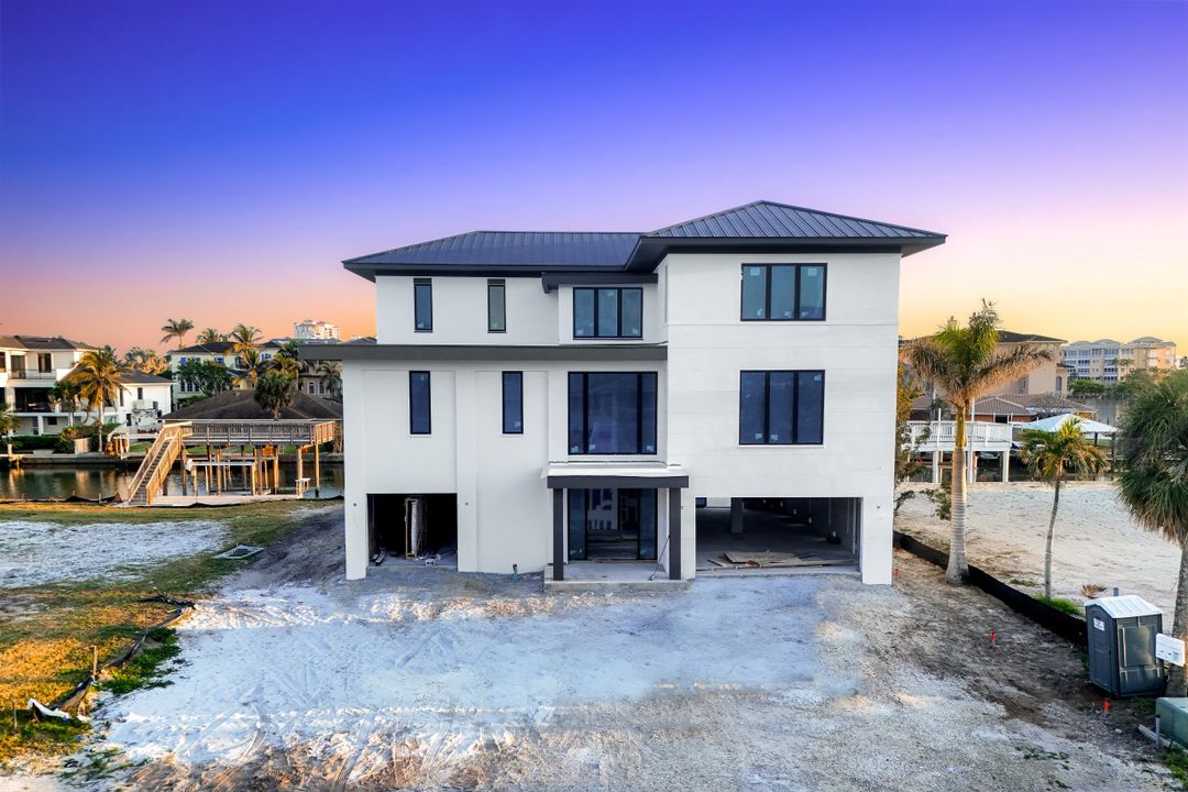 256 Tradewinds Ave, Naples, FL 34108